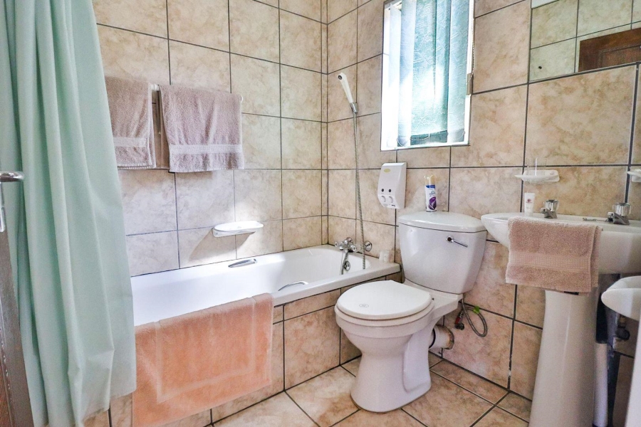 1 Bedroom Property for Sale in Vaaloewer Gauteng