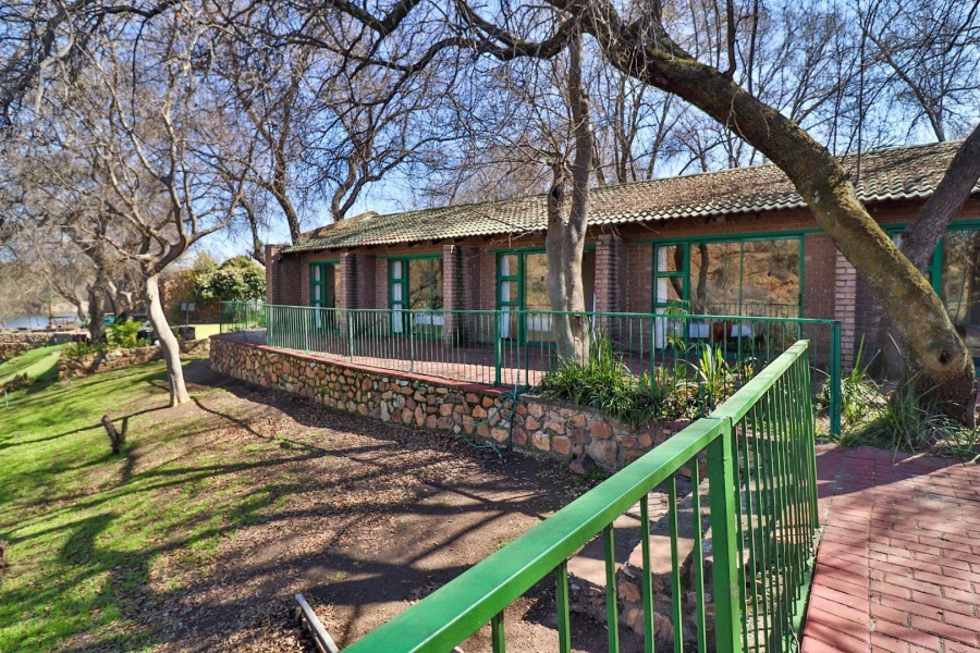 1 Bedroom Property for Sale in Vaaloewer Gauteng