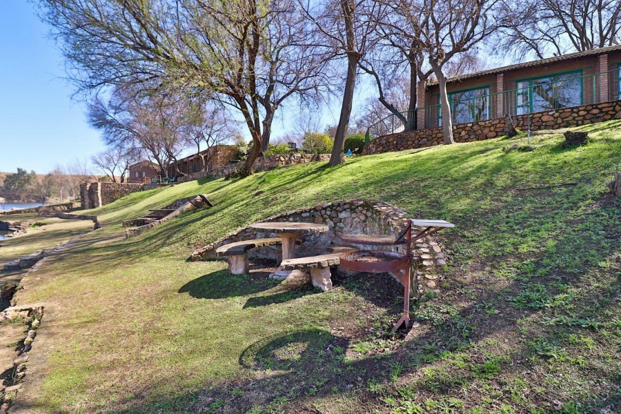 1 Bedroom Property for Sale in Vaaloewer Gauteng