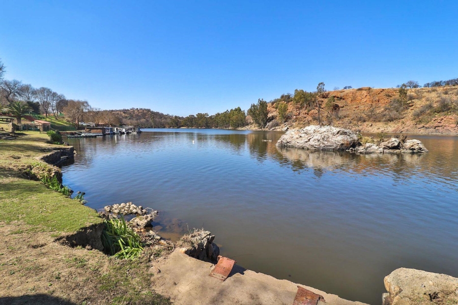 1 Bedroom Property for Sale in Vaaloewer Gauteng