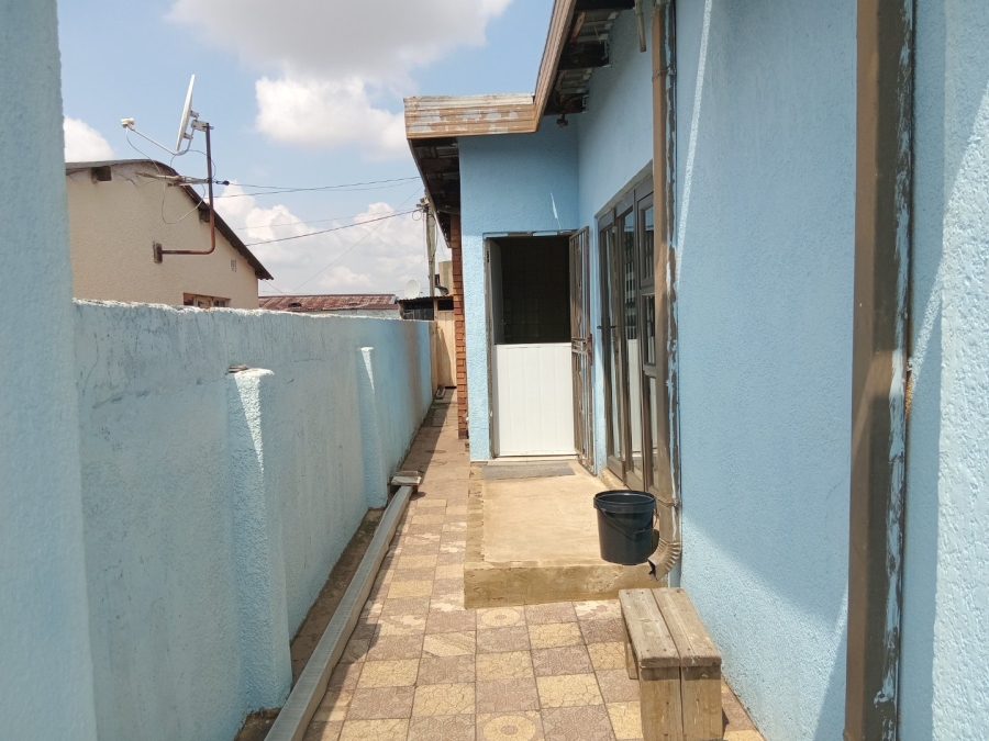 3 Bedroom Property for Sale in Tokoza Gauteng