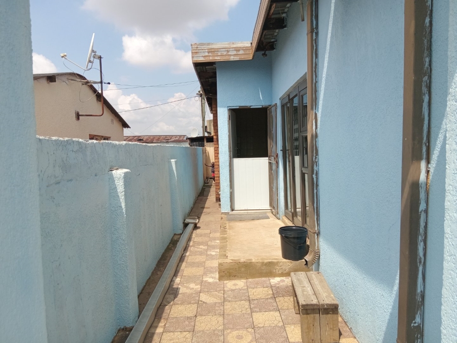 3 Bedroom Property for Sale in Tokoza Gauteng
