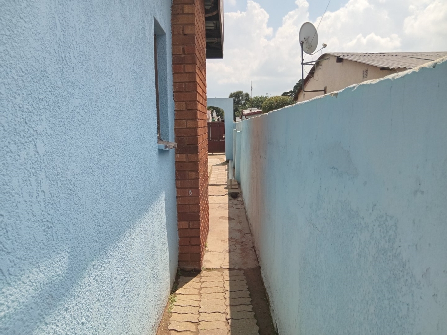 3 Bedroom Property for Sale in Tokoza Gauteng