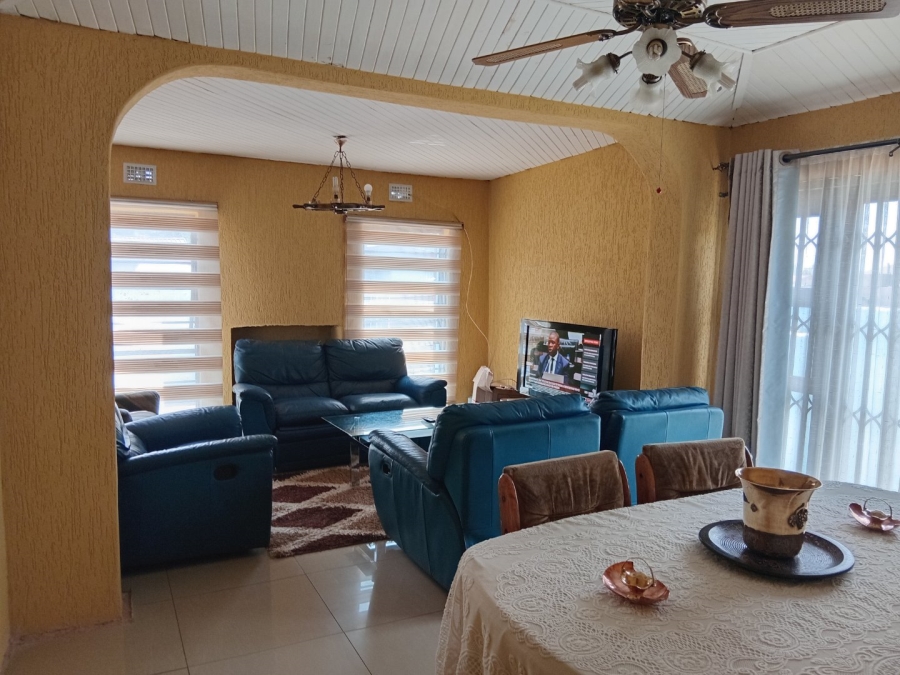 3 Bedroom Property for Sale in Tokoza Gauteng