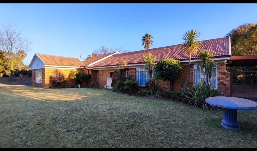 4 Bedroom Property for Sale in Three Rivers East Gauteng