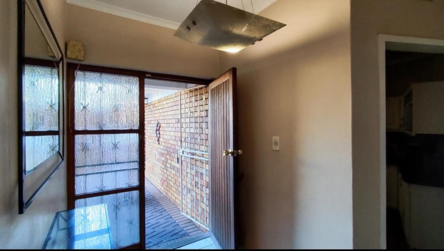 4 Bedroom Property for Sale in Three Rivers East Gauteng