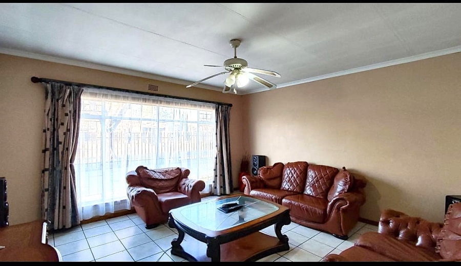 4 Bedroom Property for Sale in Three Rivers East Gauteng