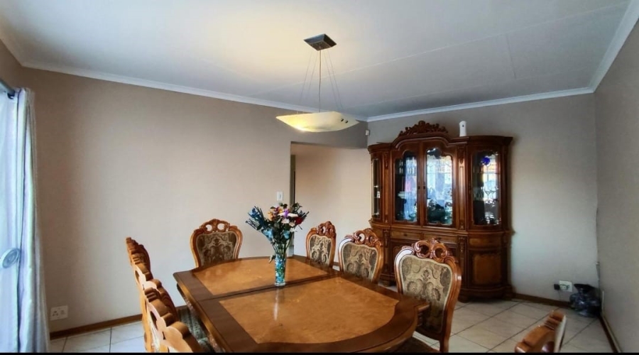 4 Bedroom Property for Sale in Three Rivers East Gauteng