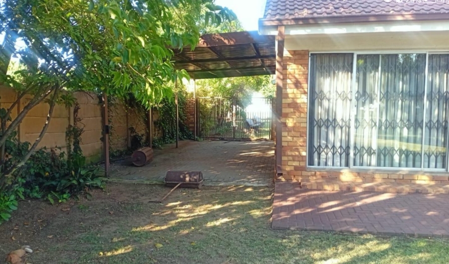 4 Bedroom Property for Sale in Three Rivers East Gauteng