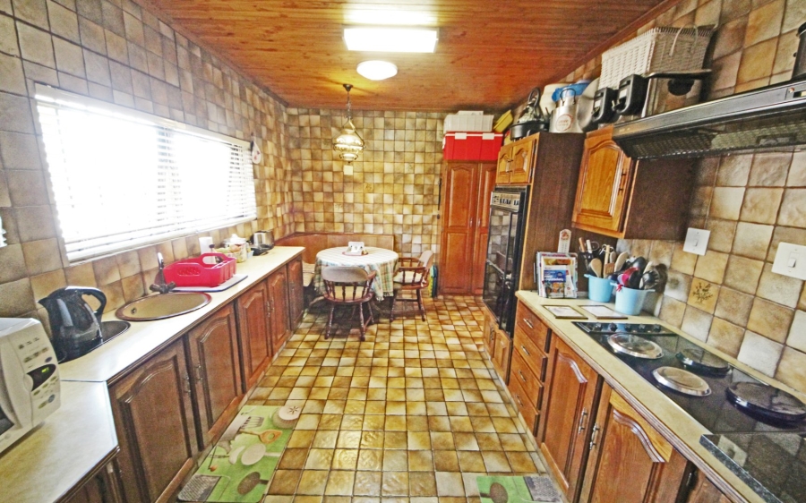 To Let 6 Bedroom Property for Rent in Edenvale Central Gauteng