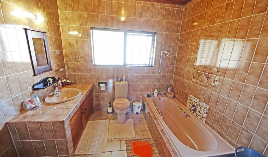 To Let 6 Bedroom Property for Rent in Edenvale Central Gauteng