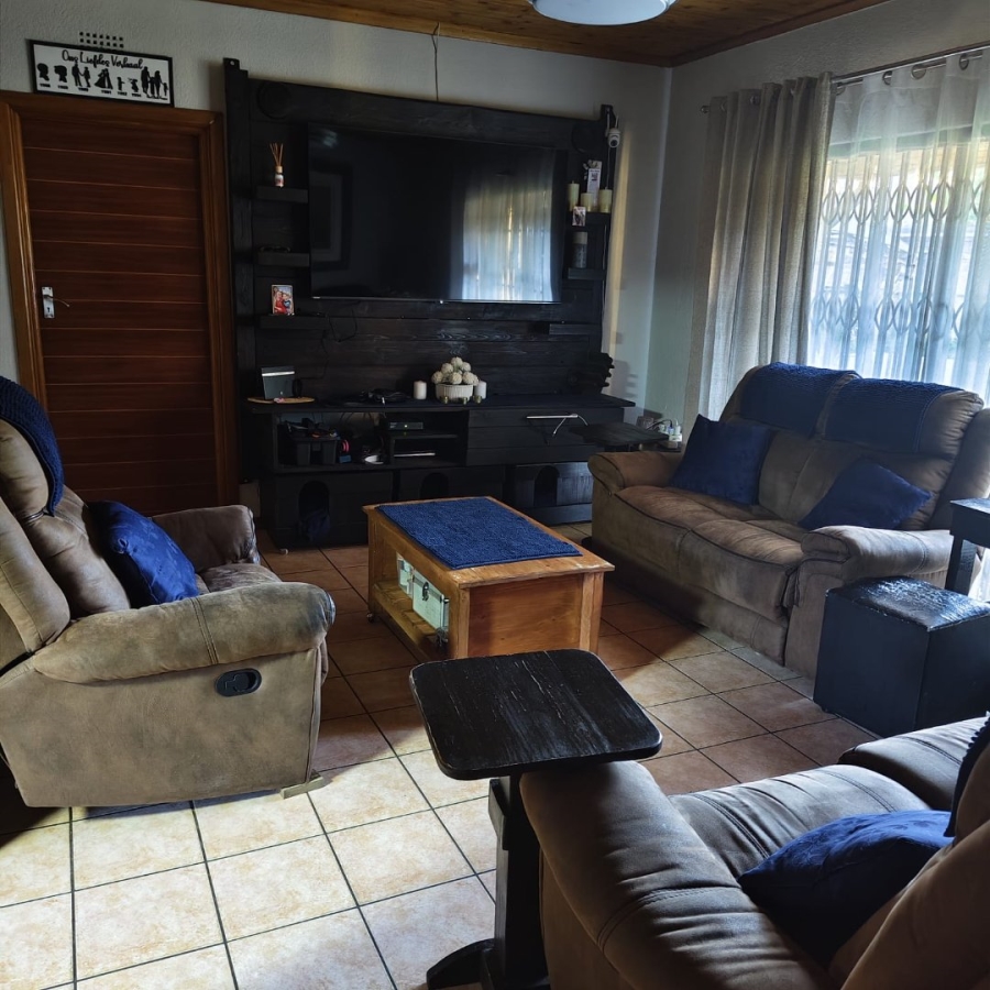 6 Bedroom Property for Sale in Edenvale Central Gauteng