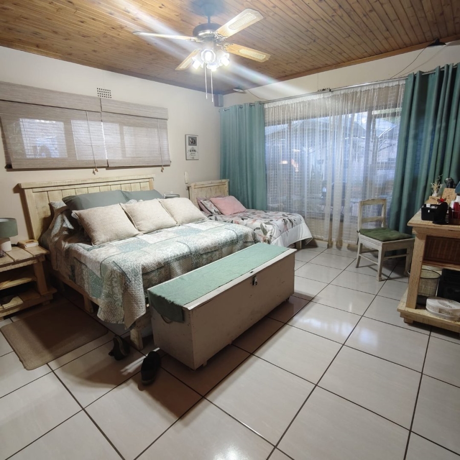 6 Bedroom Property for Sale in Edenvale Central Gauteng