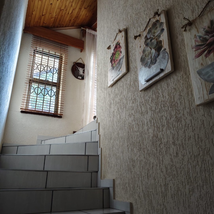 6 Bedroom Property for Sale in Edenvale Central Gauteng