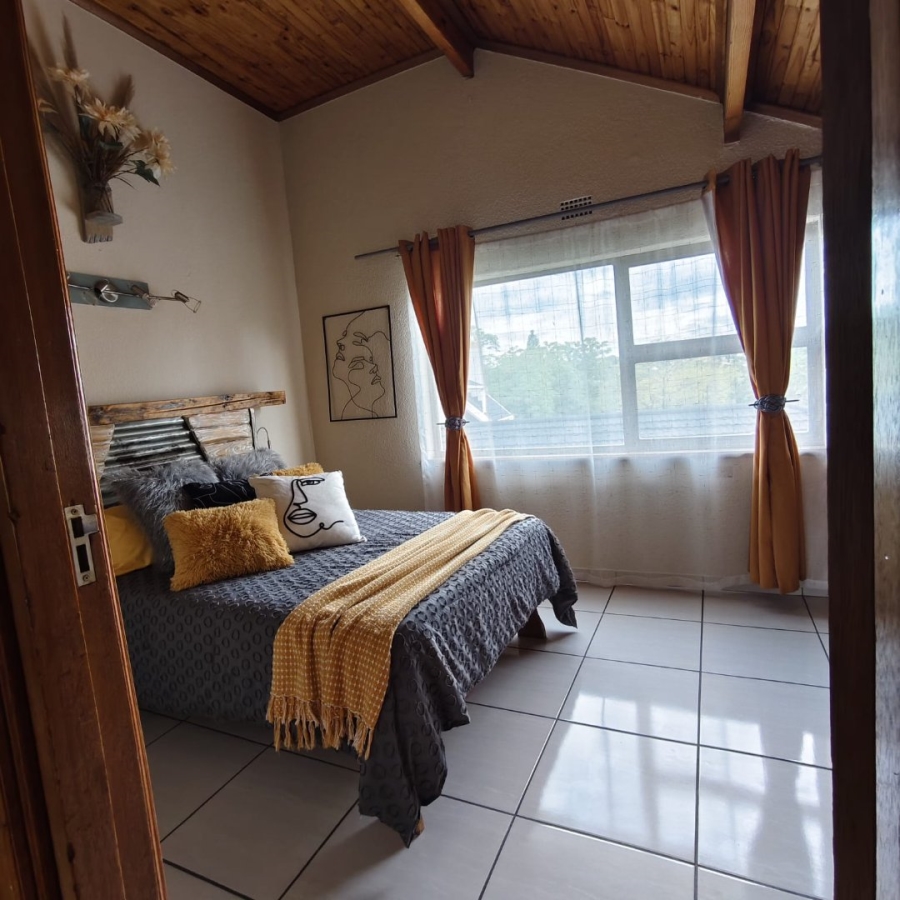 6 Bedroom Property for Sale in Edenvale Central Gauteng