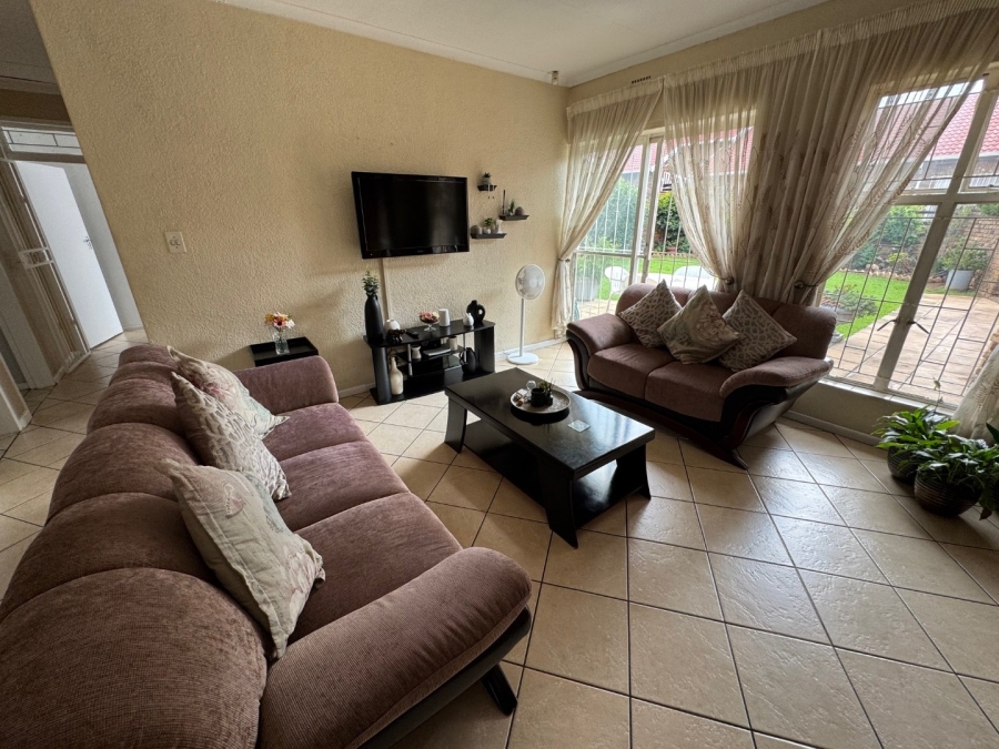 3 Bedroom Property for Sale in Birchleigh Gauteng