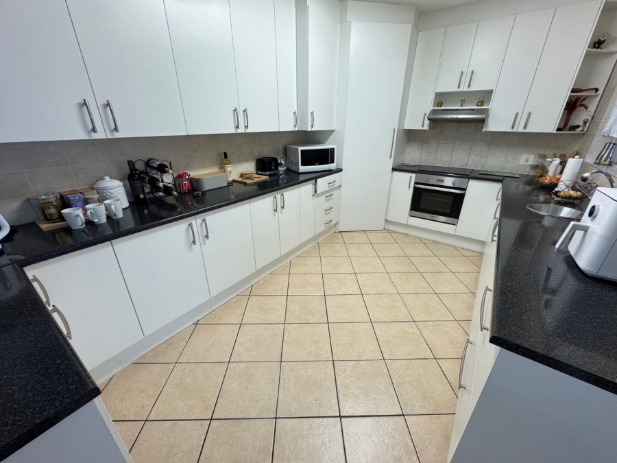 3 Bedroom Property for Sale in Birchleigh Gauteng