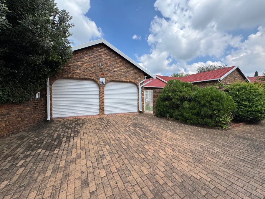 3 Bedroom Property for Sale in Birchleigh Gauteng