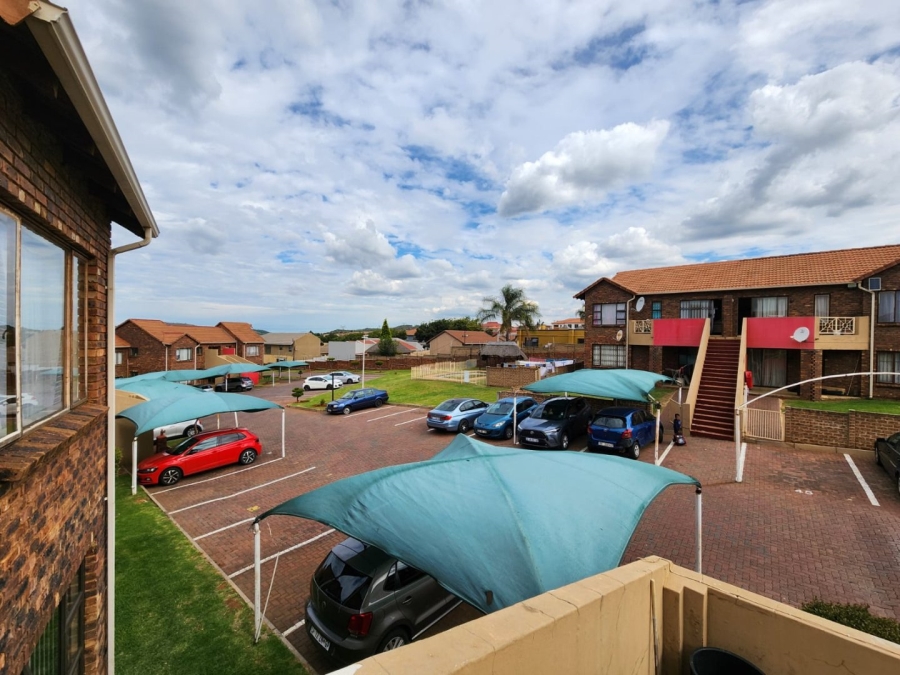 2 Bedroom Property for Sale in Mondeor Gauteng