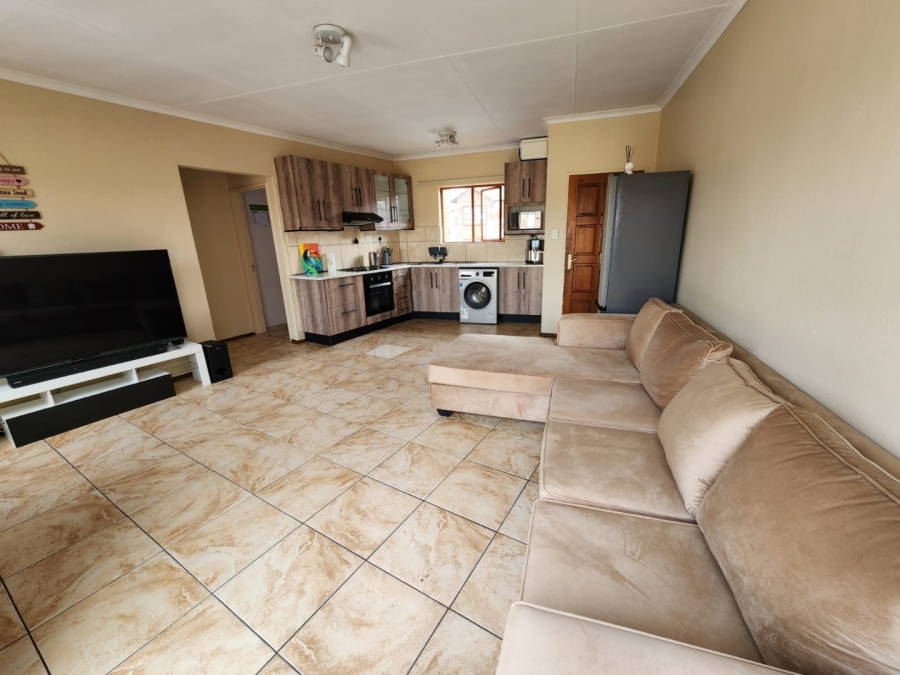 2 Bedroom Property for Sale in Mondeor Gauteng