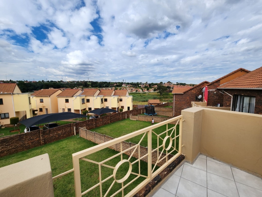 2 Bedroom Property for Sale in Mondeor Gauteng