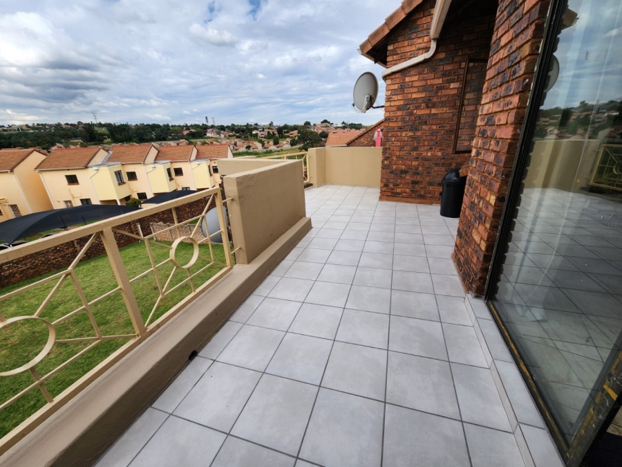 2 Bedroom Property for Sale in Mondeor Gauteng