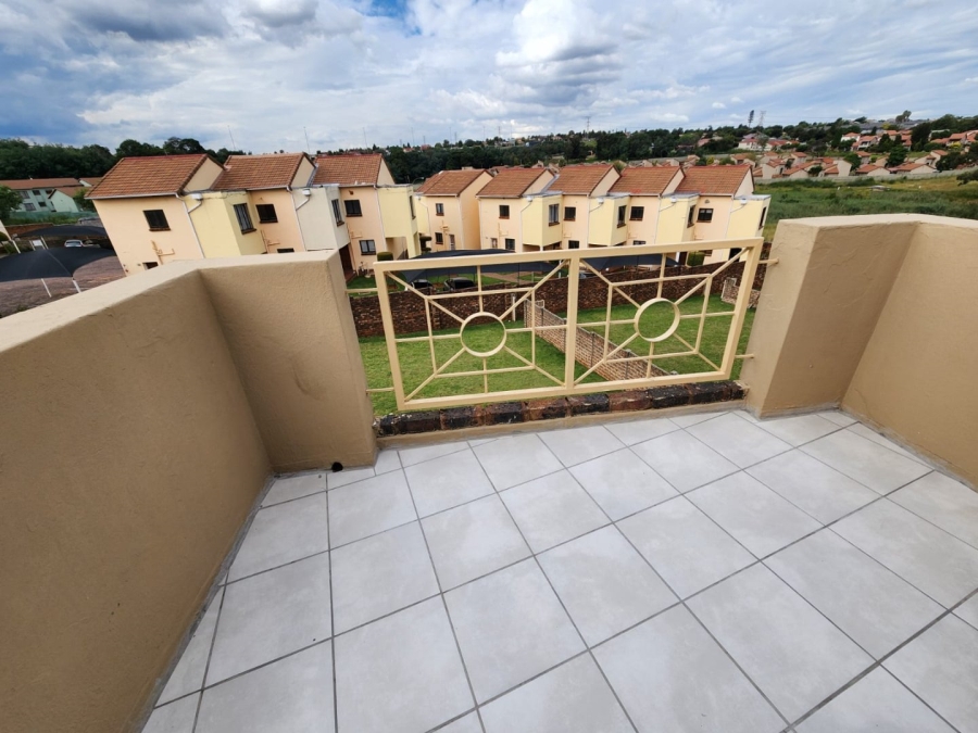 2 Bedroom Property for Sale in Mondeor Gauteng