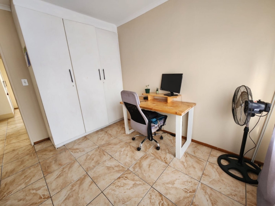 2 Bedroom Property for Sale in Mondeor Gauteng