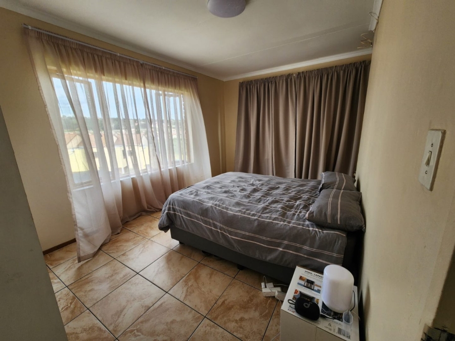 2 Bedroom Property for Sale in Mondeor Gauteng