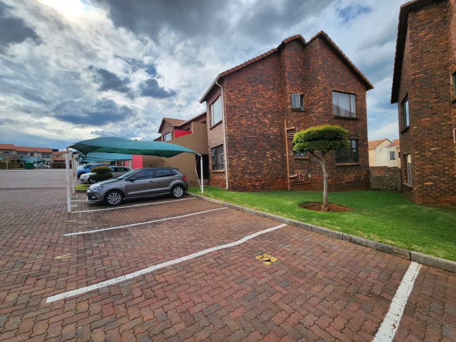 2 Bedroom Property for Sale in Mondeor Gauteng