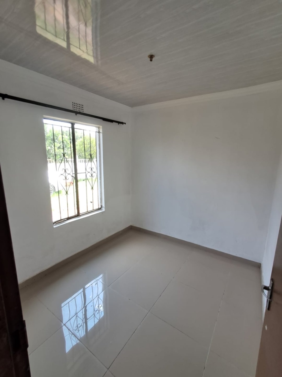 To Let 2 Bedroom Property for Rent in Leachville Gauteng