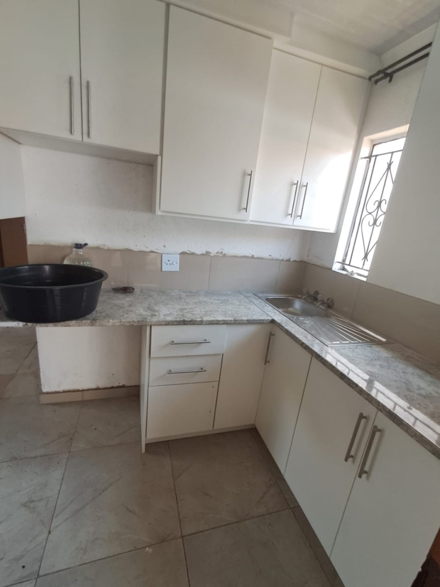 To Let 2 Bedroom Property for Rent in Leachville Gauteng
