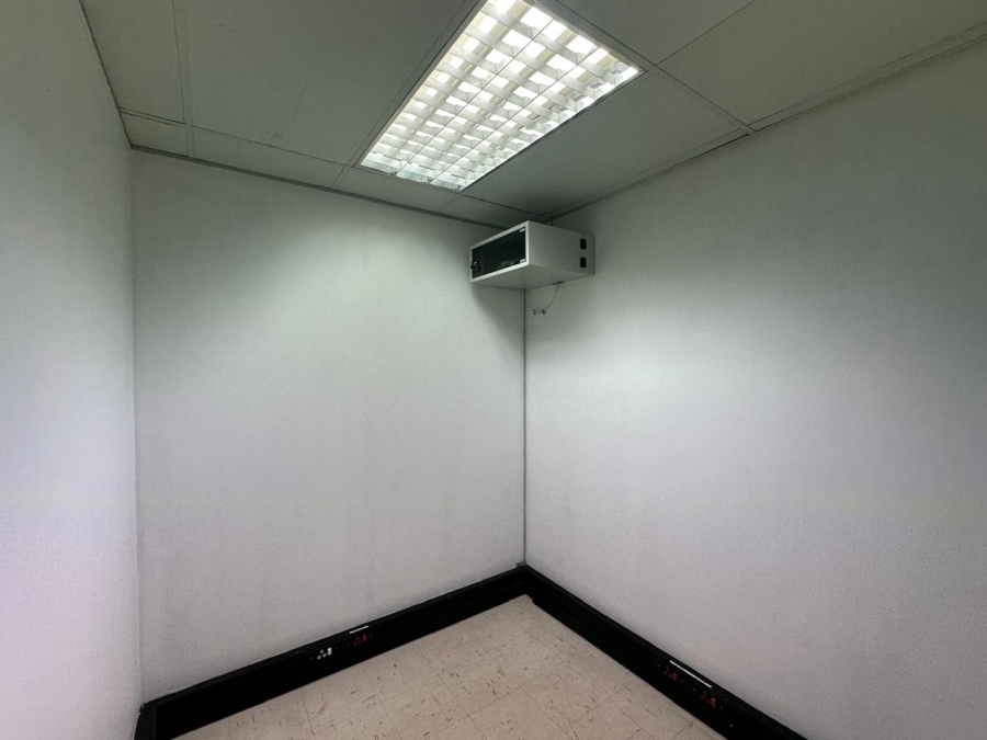 To Let commercial Property for Rent in Strubensvallei Gauteng