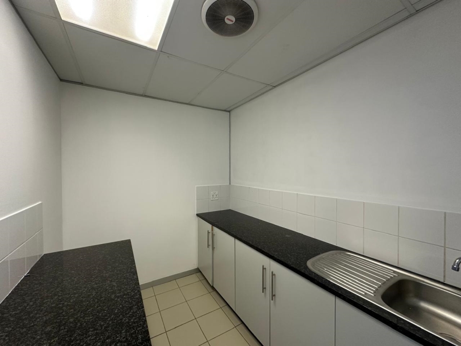 To Let commercial Property for Rent in Strubensvallei Gauteng