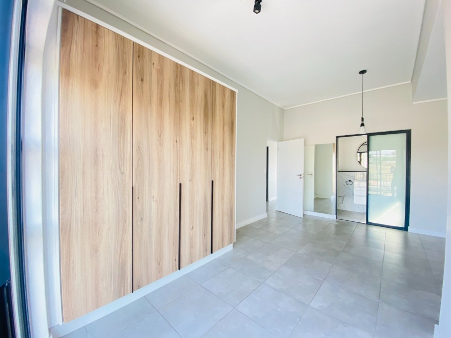 To Let 2 Bedroom Property for Rent in Waterfall Gauteng