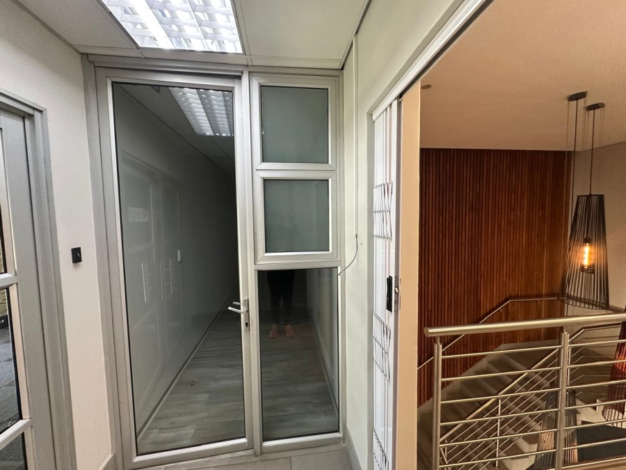 To Let commercial Property for Rent in Strubensvallei Gauteng