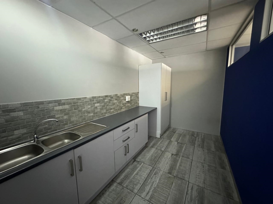 To Let commercial Property for Rent in Strubensvallei Gauteng