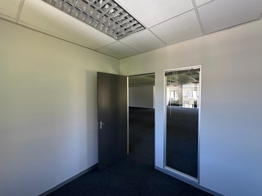 To Let commercial Property for Rent in Strubensvallei Gauteng