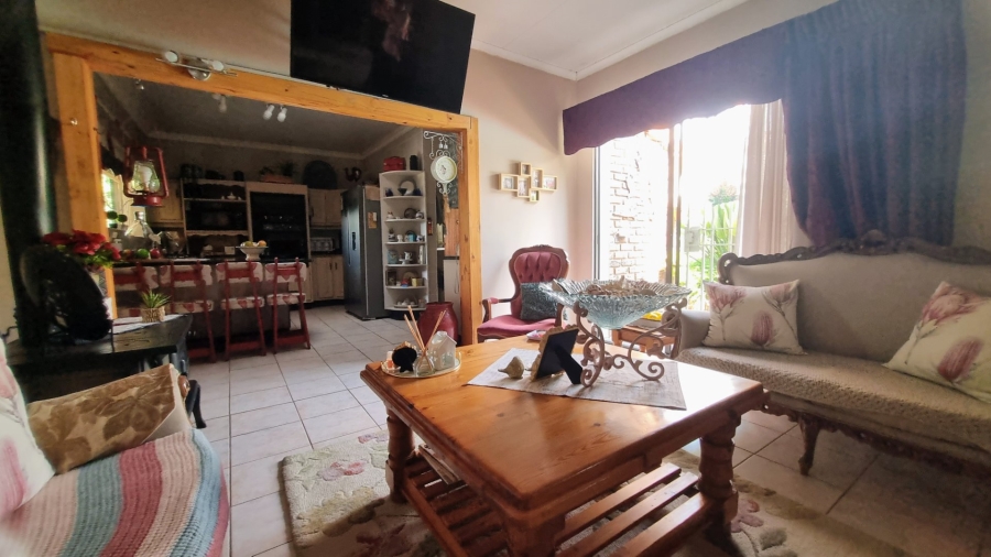 4 Bedroom Property for Sale in Falcon Ridge Gauteng