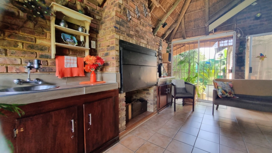 4 Bedroom Property for Sale in Falcon Ridge Gauteng
