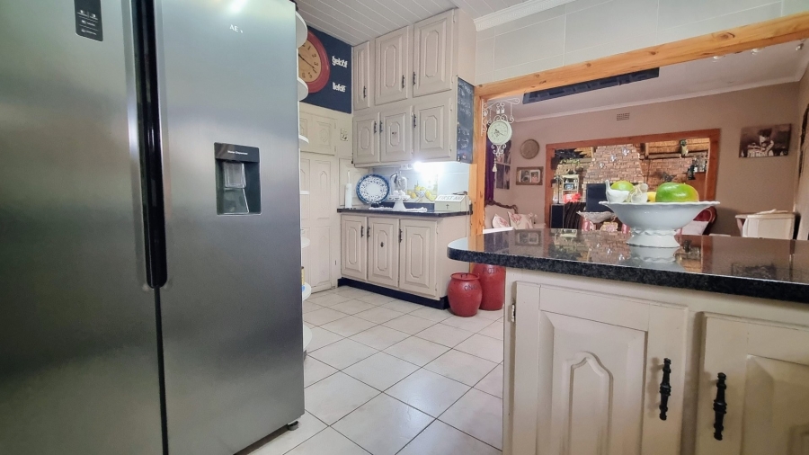 4 Bedroom Property for Sale in Falcon Ridge Gauteng