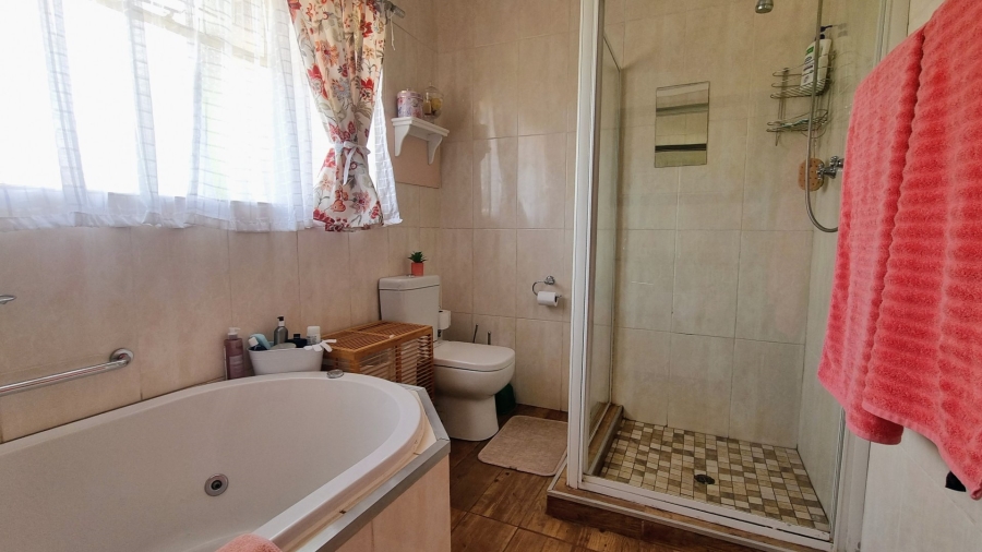 4 Bedroom Property for Sale in Falcon Ridge Gauteng