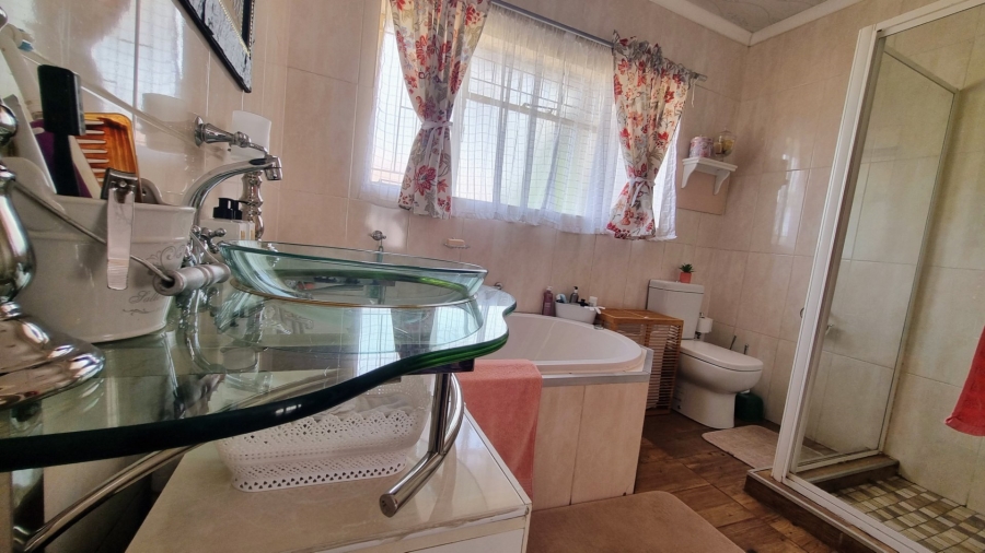 4 Bedroom Property for Sale in Falcon Ridge Gauteng