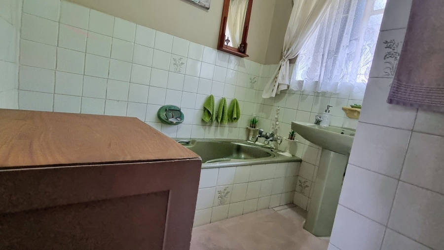 4 Bedroom Property for Sale in Falcon Ridge Gauteng