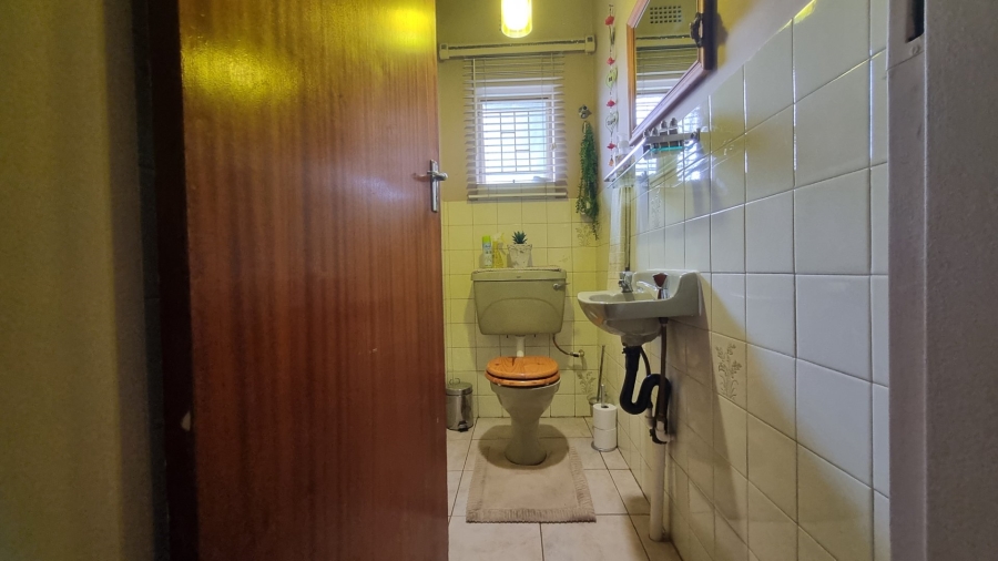 4 Bedroom Property for Sale in Falcon Ridge Gauteng