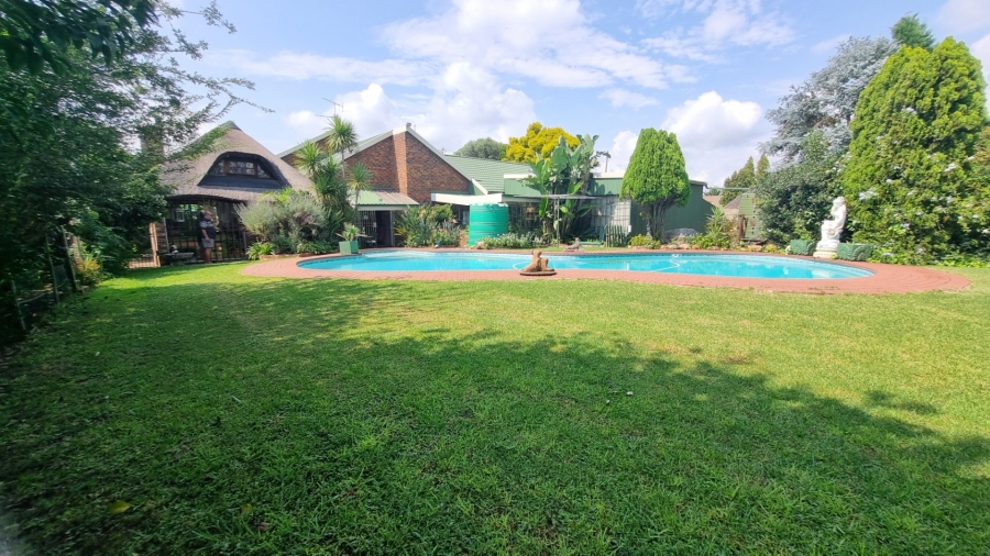 4 Bedroom Property for Sale in Falcon Ridge Gauteng