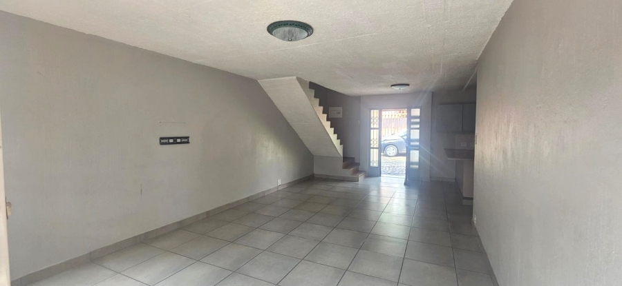 4 Bedroom Property for Sale in Constantia Park Gauteng