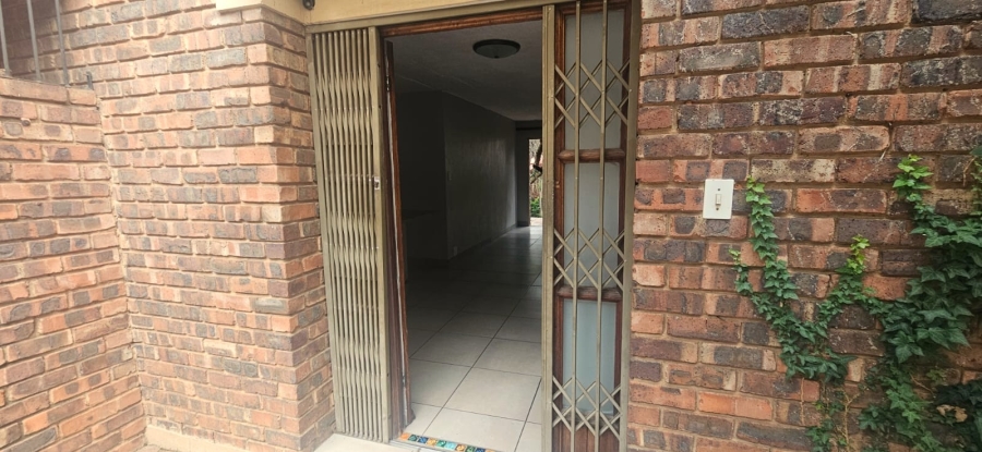4 Bedroom Property for Sale in Constantia Park Gauteng