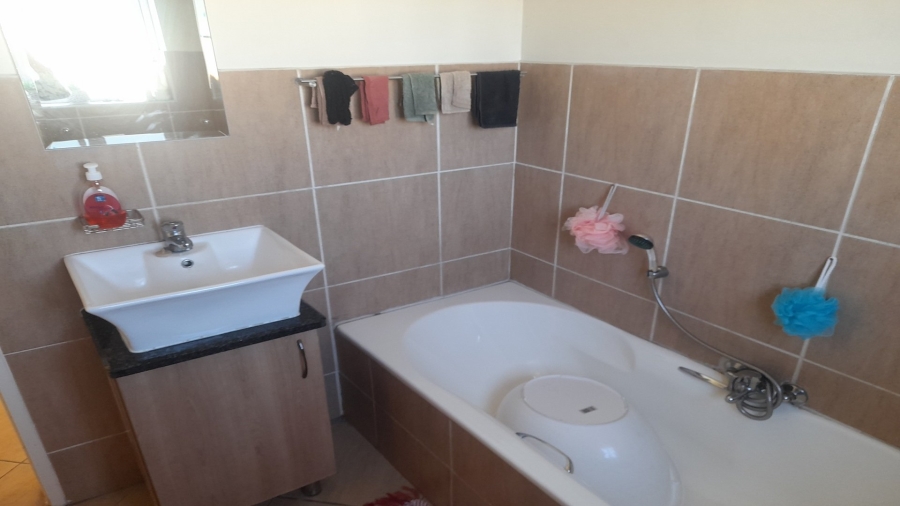 2 Bedroom Property for Sale in Riverspray Lifestyle Estate Gauteng