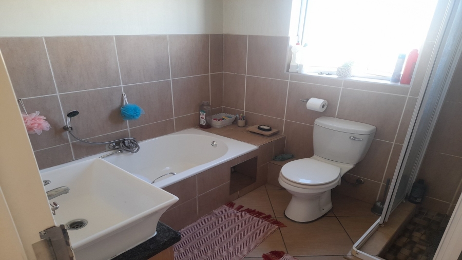 2 Bedroom Property for Sale in Riverspray Lifestyle Estate Gauteng